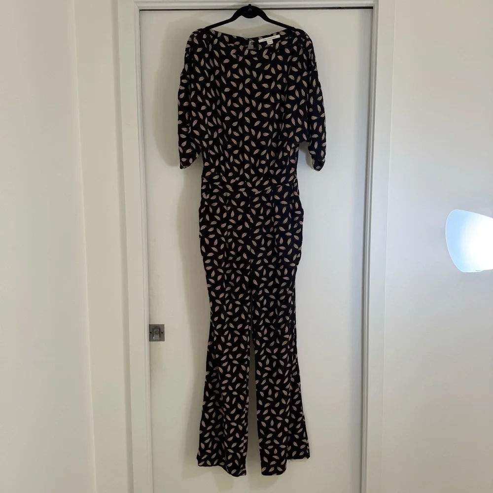 Diane Von Furstenburg 100% Silk Lucy Printed Black Jumpsuit 8 Selena Gomez Y2K